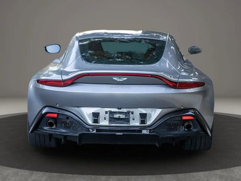Used 2019 Aston Martin V8 Vantage Coupe image 5