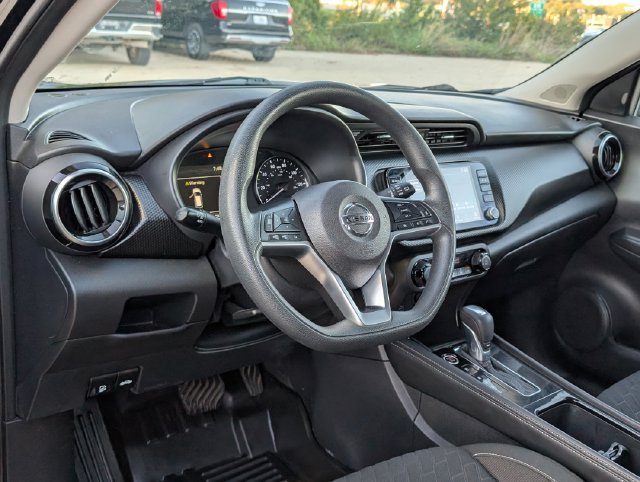 Used 2021 Nissan Kicks SV FWD image 8