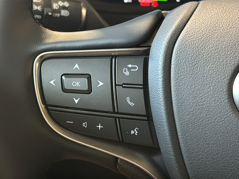 New 2026 Lexus UX 300h AWD image 21