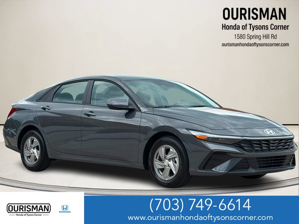 Used 2026 Hyundai Elantra SE FWD image 1
