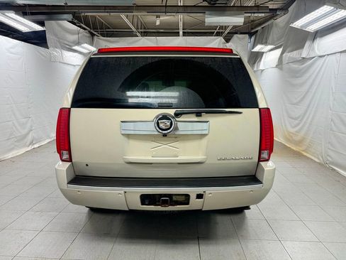 Used 2008 Cadillac Escalade Luxury image 4