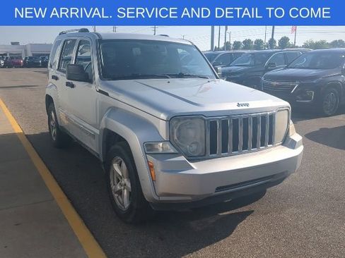 Used 2009 Jeep Liberty Limited w/ Premium Group AWD/4WD image 8