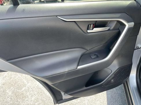 Used 2025 Toyota RAV4 XLE AWD/4WD image 18