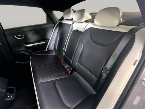 Used 2025 Kia K4 GT-Line w/ GT-Line Premium Package FWD image 19
