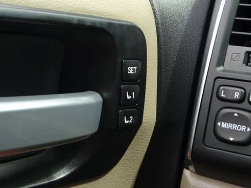 Used 2020 Toyota Sequoia Platinum RWD image 50