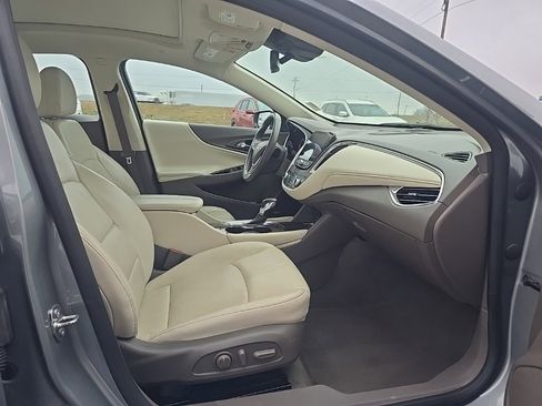 Used 2024 Chevrolet Malibu LT image 24