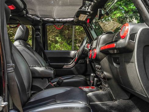 Used 2014 Jeep Wrangler Unlimited Rubicon AWD/4WD image 65