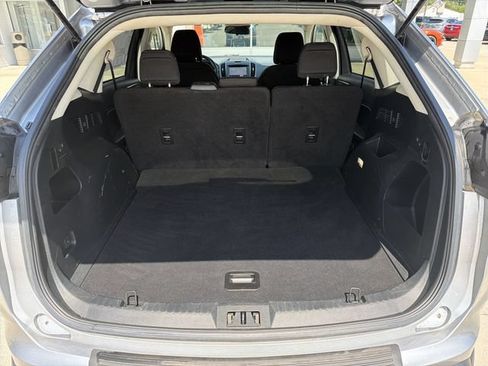 Used 2020 Ford Edge SE FWD image 24