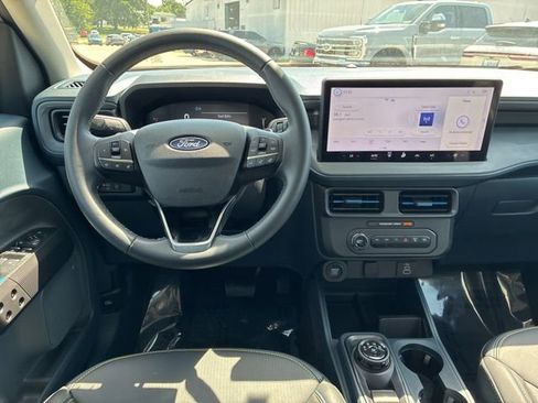 Used 2025 Ford Maverick Lobo AWD/4WD image 19