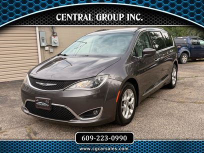 Used 2017 Chrysler Pacifica Touring-L w/ Tire & Wheel Group