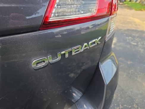 Used 2014 Subaru Outback 2.5i Limited w/ Moonroof Package AWD/4WD image 11