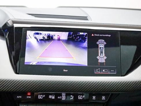 Used 2024 Audi e-tron GT Premium Plus image 34