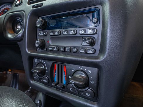 Used 2005 Chevrolet Monte Carlo SS image 16