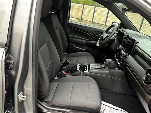 Used 2023 Chevrolet Colorado W/T RWD image 5