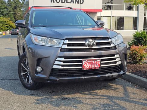 Used 2018 Toyota Highlander XLE AWD/4WD image 1
