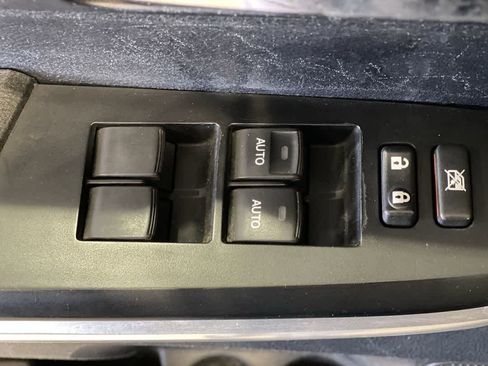 Used 2014 Toyota Tundra Platinum image 16