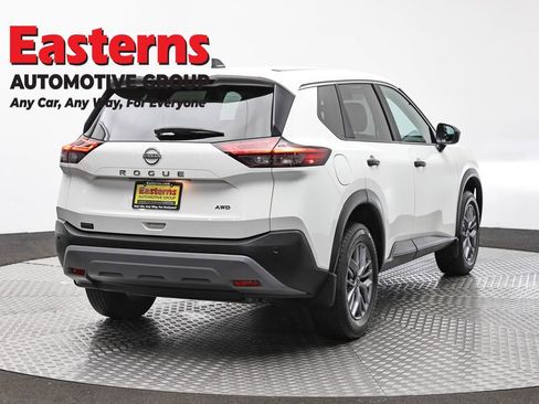 Used 2023 Nissan Rogue S AWD/4WD image 5