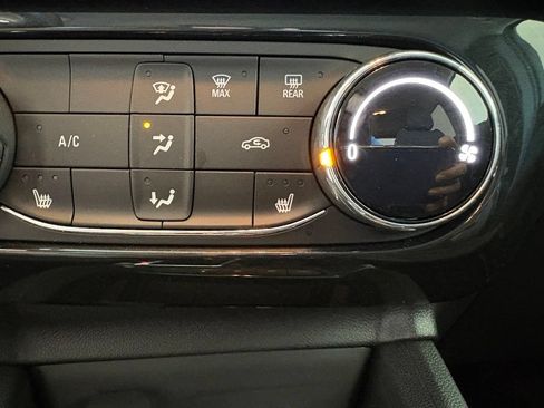 Used 2024 Chevrolet TrailBlazer LT w/ LT Cold Weather Package AWD/4WD image 12