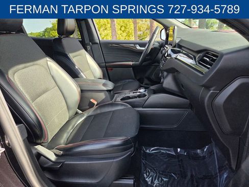 Used 2025 Ford Escape ST-Line Select AWD/4WD image 18