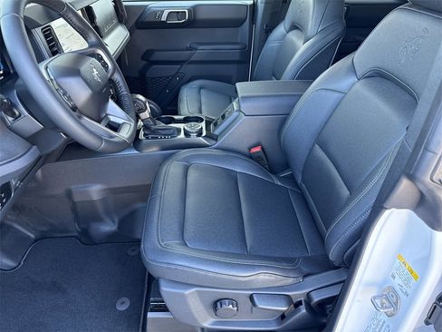 New 2025 Ford Bronco Badlands image 9