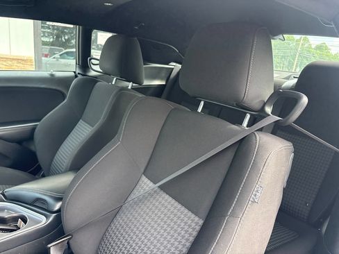 Used 2022 Dodge Challenger GT RWD image 3
