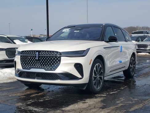 New 2026 Lincoln Nautilus Reserve image 2