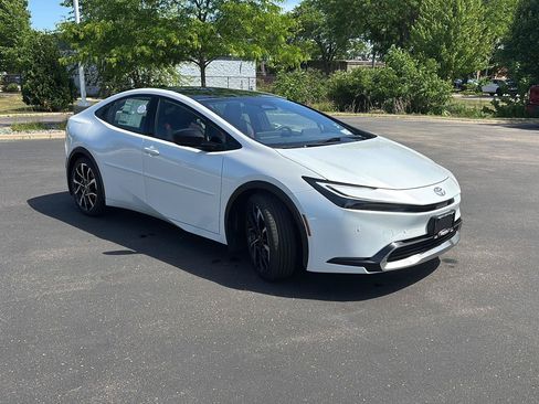 New 2026 Toyota Prius Plug-In Hybrid FWD image 25