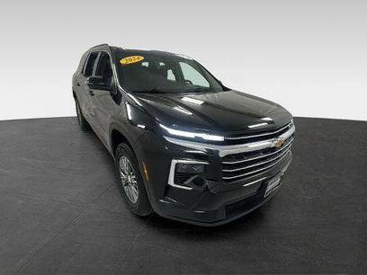 Used 2024 Chevrolet Traverse LT