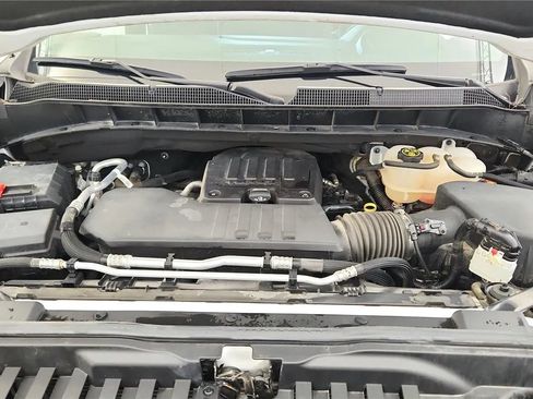 Used 2023 Chevrolet Silverado 1500 LT AWD/4WD image 40