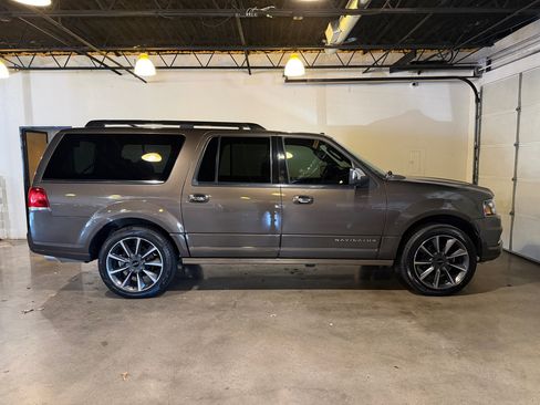 Used 2016 Lincoln Navigator L Reserve image 5