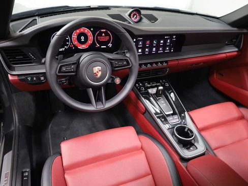 Certified 2025 Porsche 911 Carrera RWD image 4
