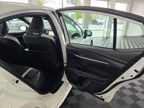 Used 2025 Toyota Camry SE image 40