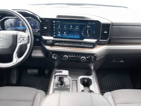 Used 2024 Chevrolet Silverado 1500 RST AWD/4WD image 17