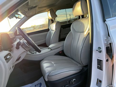 Used 2024 Hyundai Palisade Calligraphy image 9