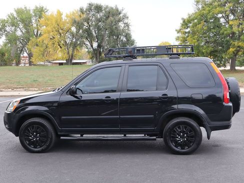 Used 2004 Honda CR-V LX image 9