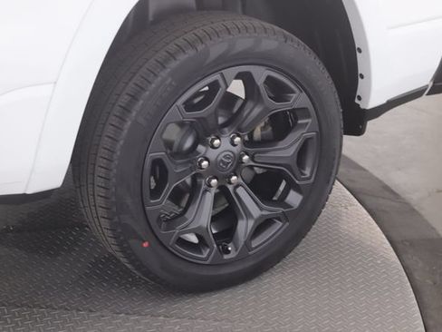 Used 2023 RAM 1500 Limited AWD/4WD image 14