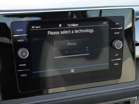 Certified 2025 Volkswagen Taos SE image 22