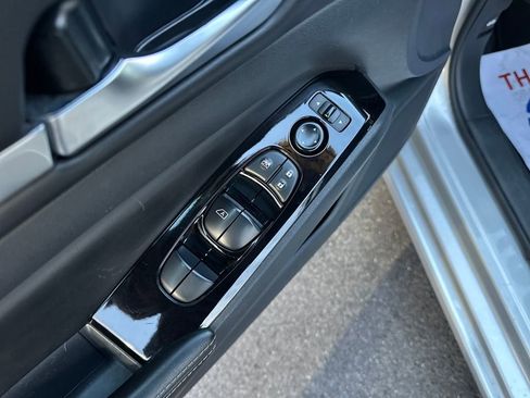 Used 2023 Nissan Altima 2.5 SV image 14