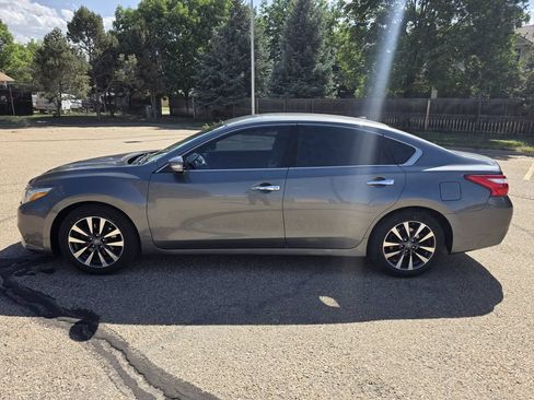 Used 2017 Nissan Altima 2.5 SL FWD image 2