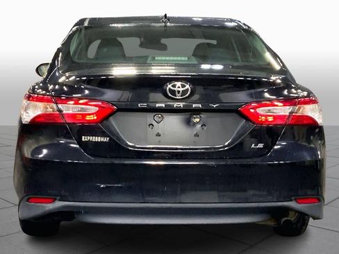 Used 2019 Toyota Camry LE image 4