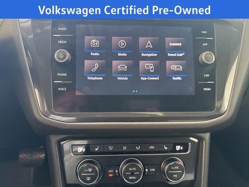 Used 2018 Volkswagen Tiguan SEL image 20