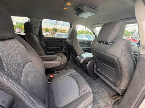 Used 2015 Chevrolet Traverse LT w/ Style and Technology Package FWD image 21