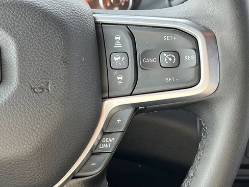 Certified 2025 RAM 2500 Big Horn AWD/4WD image 17