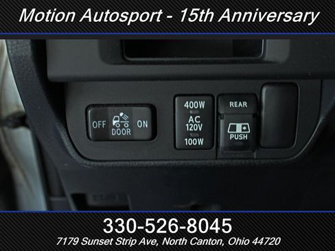 Used 2017 Toyota Tacoma SR5 AWD/4WD image 12