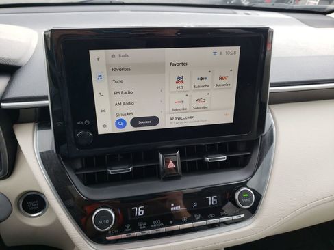 Used 2023 Toyota Corolla Cross XLE w/ Convenience Package image 18