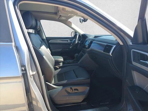 Used 2022 Volkswagen Atlas SEL R-Line image 22