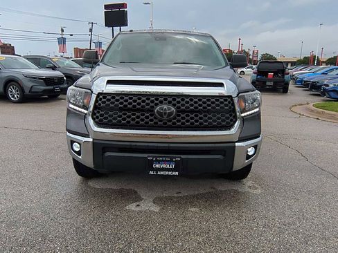 Used 2018 Toyota Tundra SR5 w/ SR5 Upgrade Package AWD/4WD image 3