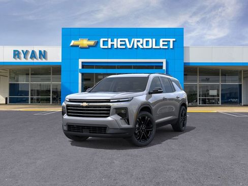 New 2026 Chevrolet Traverse LT image 8