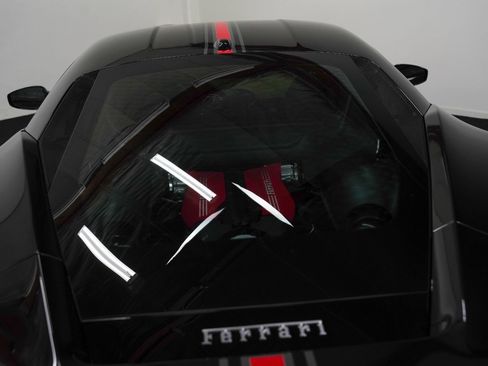 Used 2017 Ferrari 488 GTB RWD image 22
