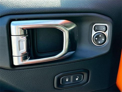 New 2025 Jeep Gladiator Rubicon w/ Convenience Group image 17